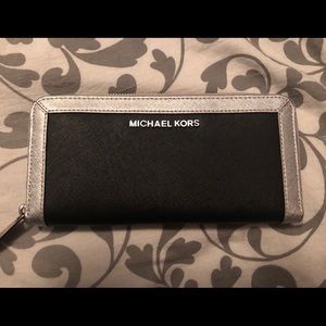 Michael Kors Jet Set Wallet